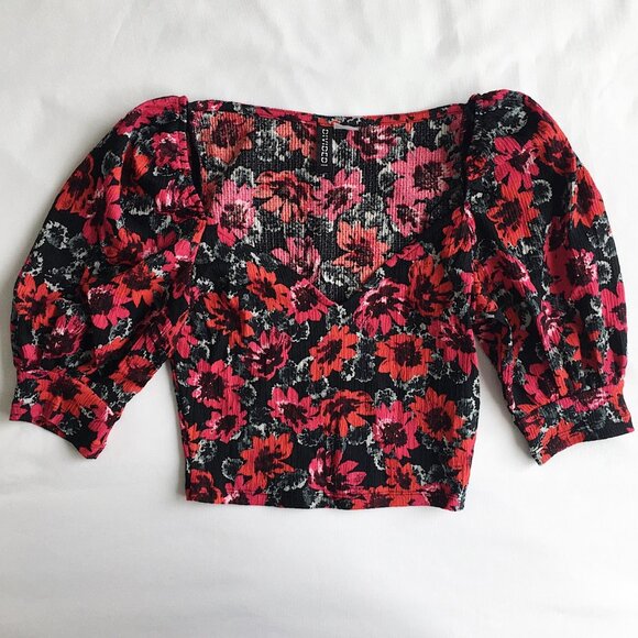 H&M Tops - NWOT H&M Floral Puff-Sleeved Crop Top